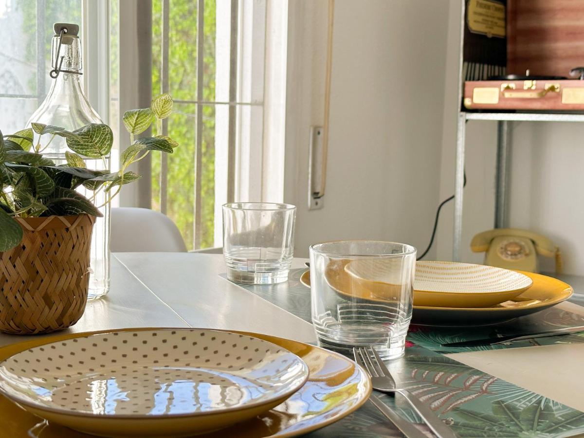 El Gato Gris Apartment โกนิล เด ลาฟรอนเตรา ภายนอก รูปภาพ